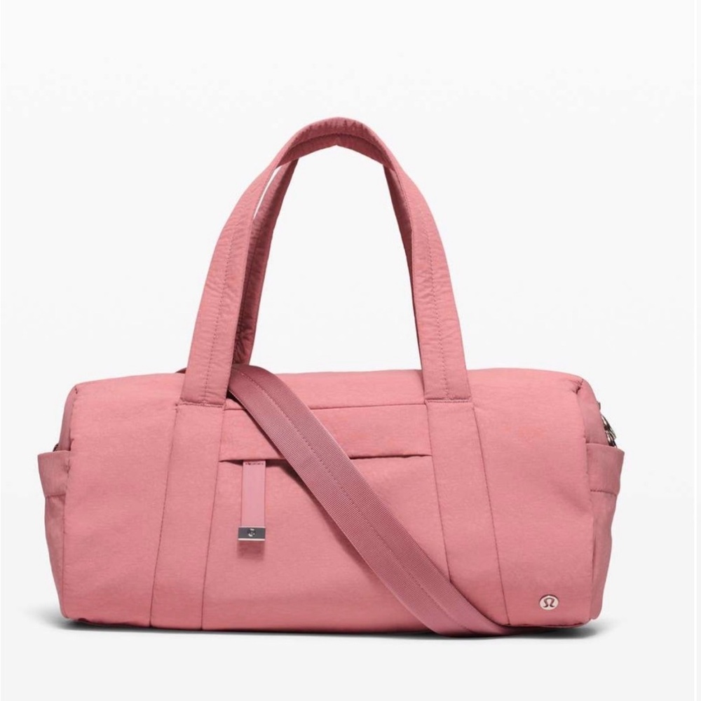 NEW Lululemon On My Level Barrel pink gym bag 16 L
